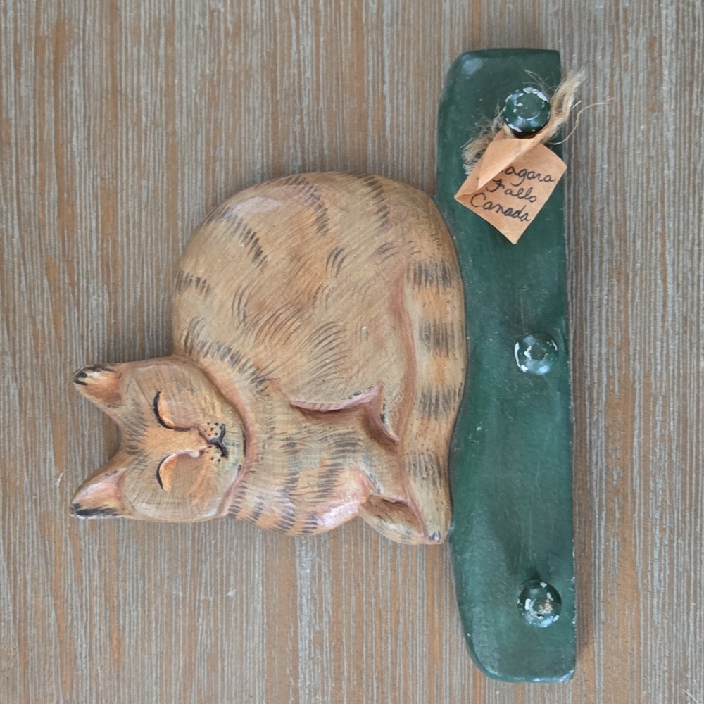 Wooden Cat Keyholder